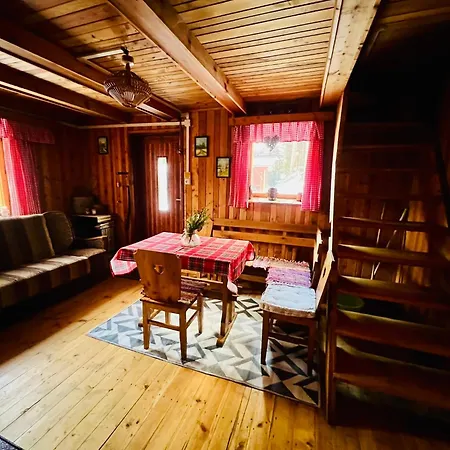 Juliana شاليه Maly Lipnik